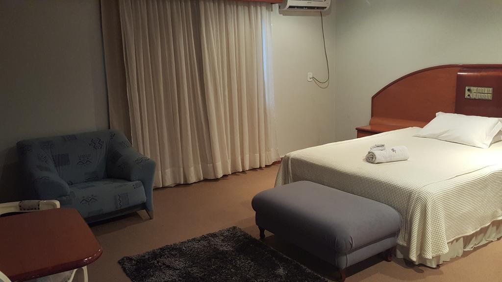 Francisco Beltrão Cristal Executive Hotel חדר תמונה